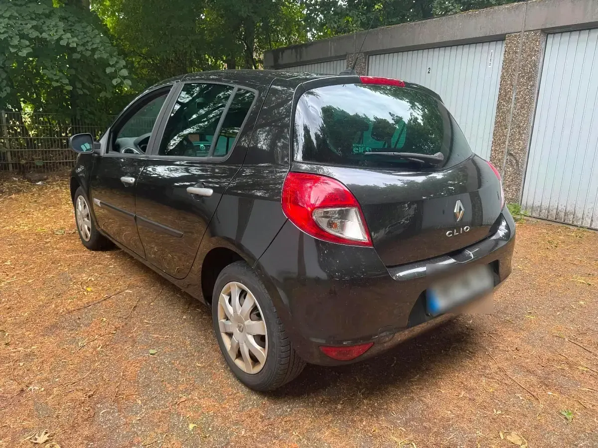Gebraucht Renault Clio II 111 PS (81 kW) 2009 Schwarz Limousine