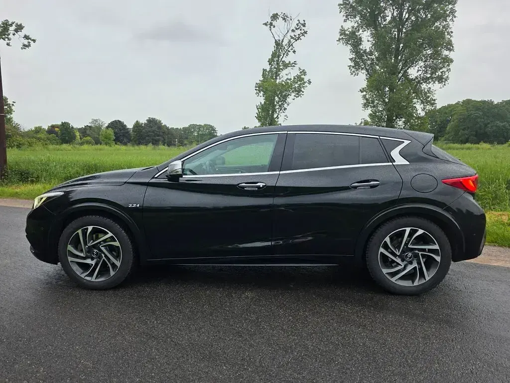 Gebraucht Infiniti Q30 170 PS (125 kW) 2016 Schwarz SUV