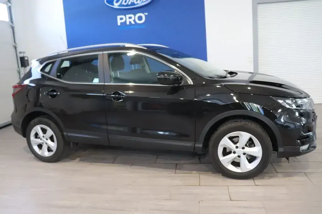 Gebraucht Nissan Qashqai Acenta 140 PS (102 kW) 2021 Schwarz SUV