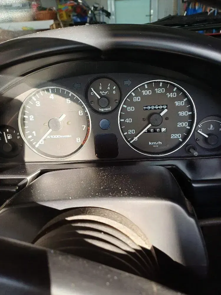 Używany Mazda MX5 116 KM (85 kW) 1990 Czerwony Kabriolet