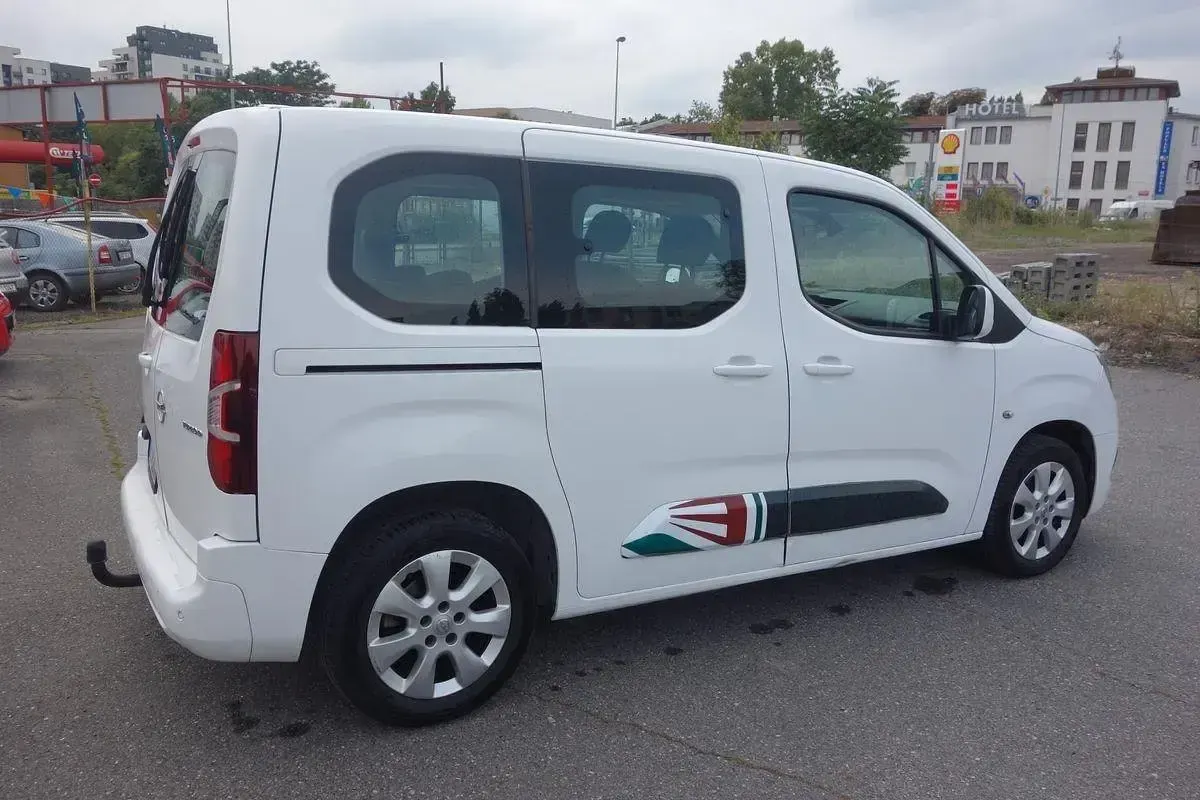 Gebraucht Opel Combo Life 131 PS (96 kW) 2019 Weiß Kombi