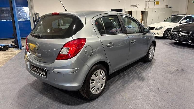 Second-hand Opel Corsa 131 CP (96 kW) 2013 Argintiu Hatchback