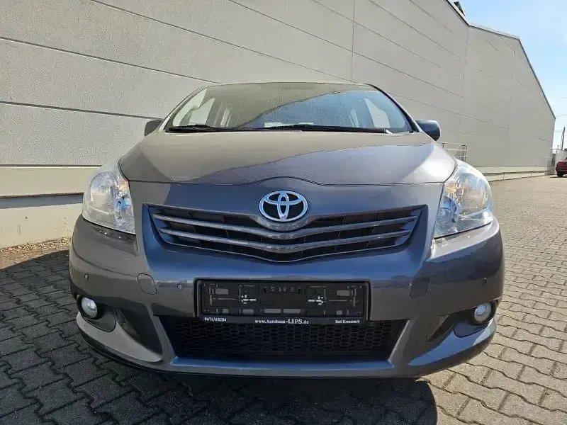 Gebraucht Toyota Verso Life 147 PS (108 kW) 2009 Andere Van / Kleinbus