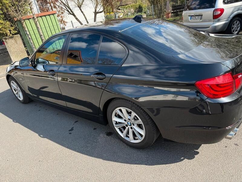 Schwarz Gebraucht 2010 BMW 530 Limousine | 10.399 € (Fairer Preis) - Bild 1/4