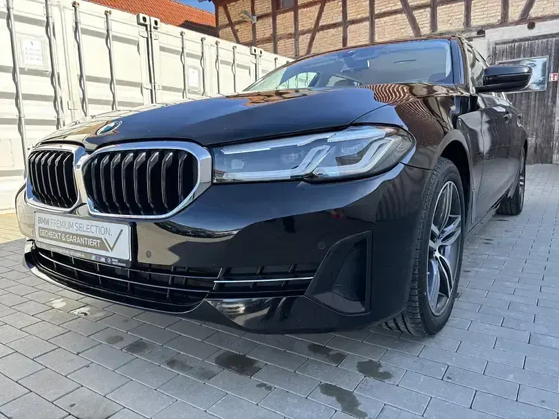 Gebraucht BMW 520 Efficient Dynamics 190 PS (139 kW) 2023 Schwarz Kombi