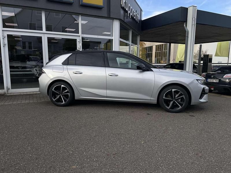 Gebraucht Opel Astra 131 PS (96 kW) 2024 Silber Kleinwagen