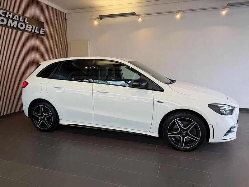 Gebraucht Mercedes B250e AMG 218 PS (160 kW) 2020 Weiß Van / Kleinbus