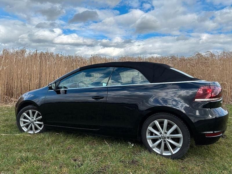 Gebraucht VW Golf Cabriolet LOUNGE 105 PS (77 kW) 2016 Schwarz Cabrio