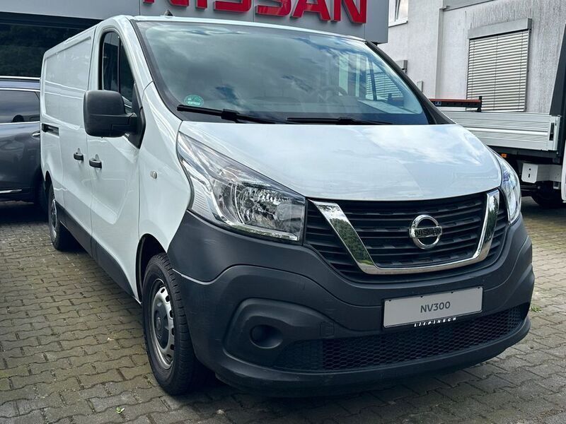 Weiß Gebraucht 2019 Nissan NV300 Van | 16.990 € (Fairer Preis) - Bild 1/4