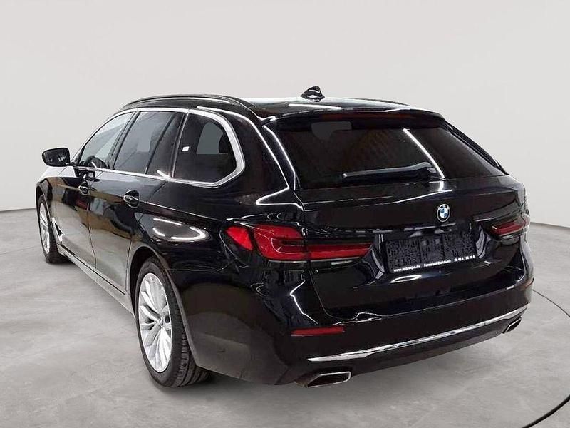Gebraucht BMW 520 Luxury Line 190 PS (139 kW) 2022 Schwarz uni Kombi