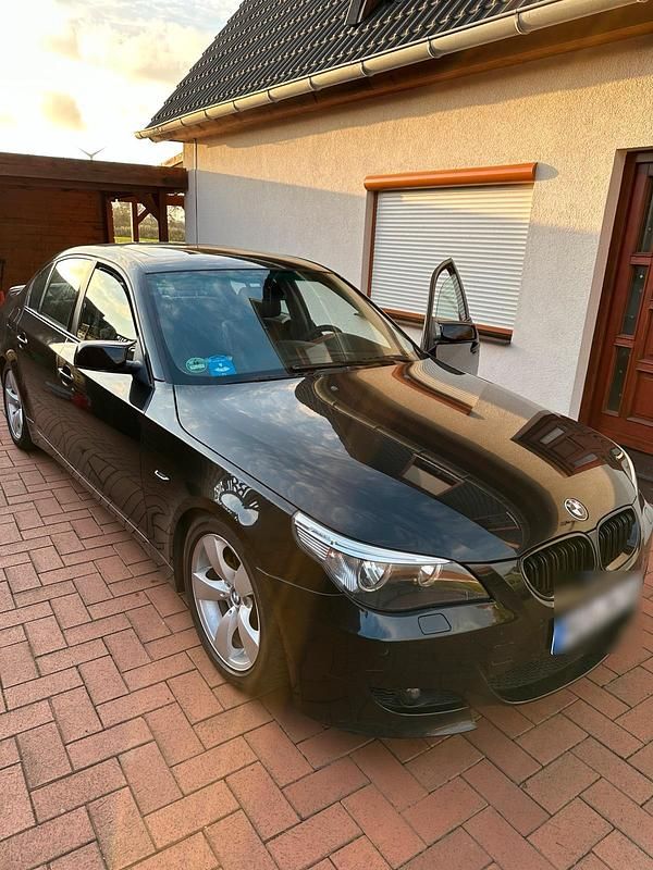 Schwarz Gebraucht 2005 BMW 520 M Sport Limousine | 4.900 € (Fairer Preis) - Bild 1/4