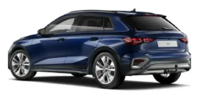 Gebraucht Audi A3 Ambiente 204 PS (150 kW) 2025 Navarrablau metallic (metallic) Kombi