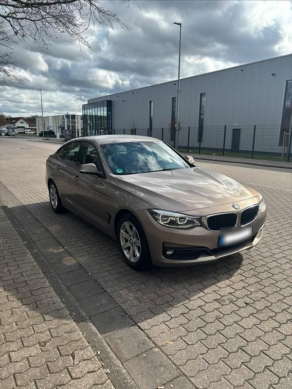 Gebraucht BMW 320 190 PS (139 kW) 2017 Beige Limousine