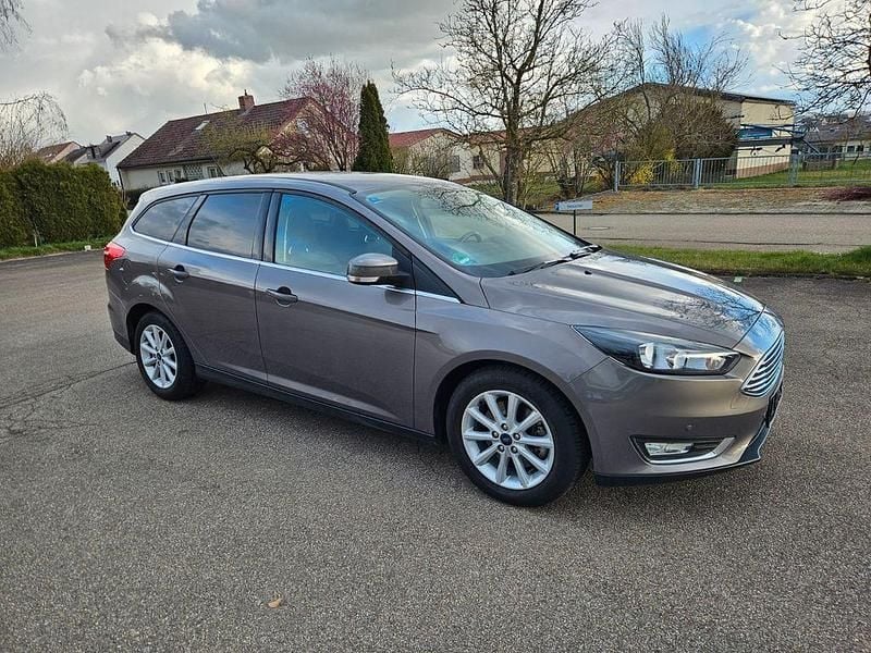 Gebraucht Ford Focus Titanium 150 PS (110 kW) 2016 Braun Limousine