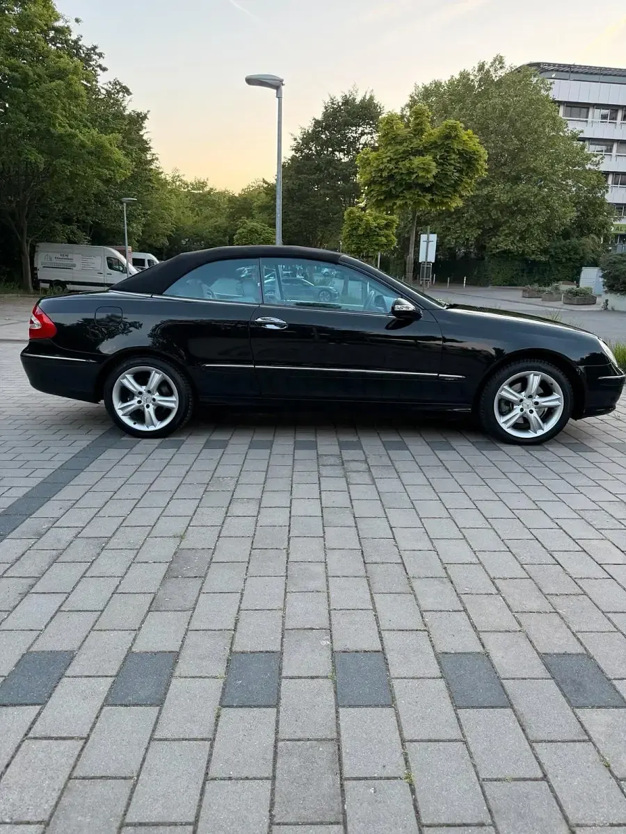 Gebraucht Mercedes CLK200 163 PS (119 kW) 2005 Schwarz Cabrio
