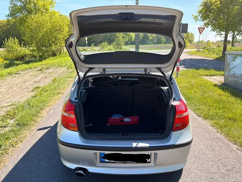 Second-hand BMW 116 122 CP (89 kW) 2008 Argintiu Hatchback