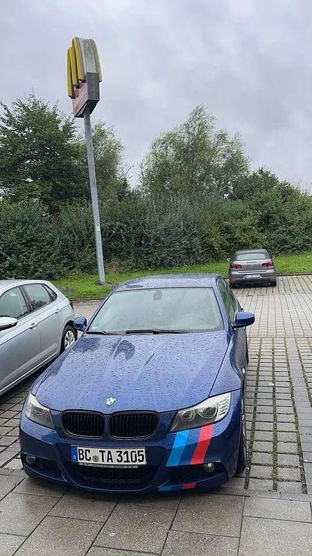 Gebraucht BMW 318 143 PS (105 kW) 2009 Blau Limousine