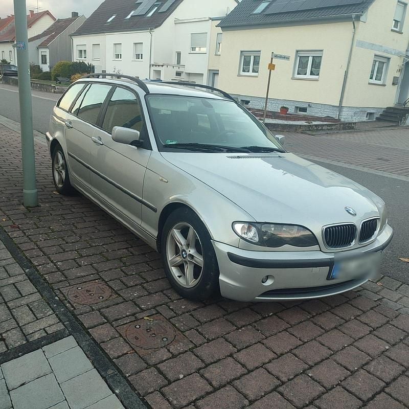 Silber Gebraucht 2004 BMW 320 Kombi | 1.200 € (Fairer Preis) - Bild 1/4