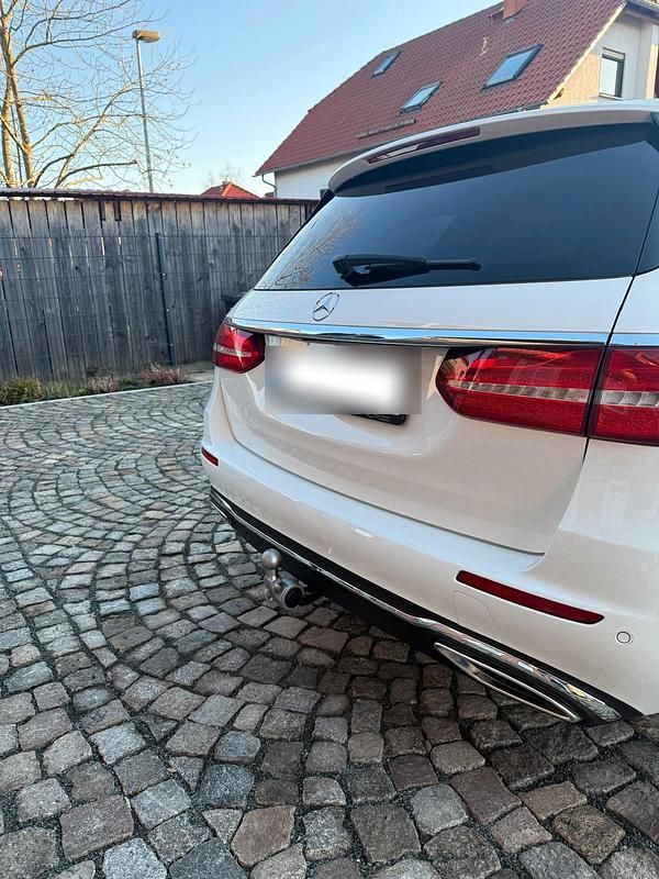 Gebraucht Mercedes E250 211 PS (155 kW) 2017 Weiß Kombi