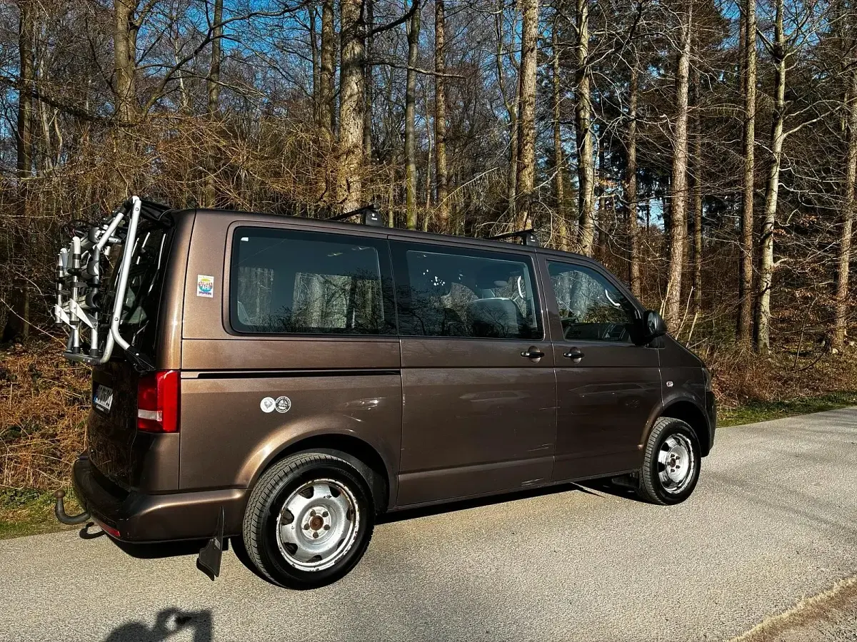 Gebraucht VW Multivan Startline 140 PS (102 kW) 2012 Braun Van / Kleinbus