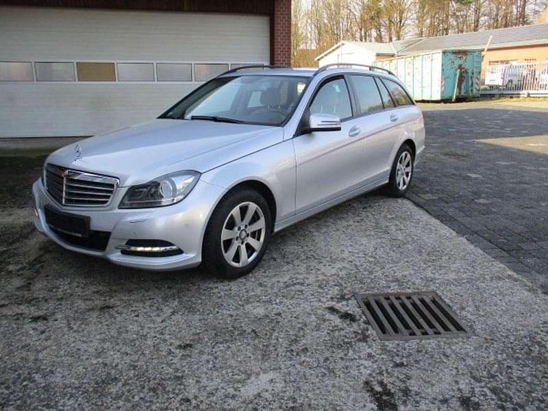 Gebraucht Mercedes C220 Edition 170 PS (125 kW) 2014 Silber Kombi
