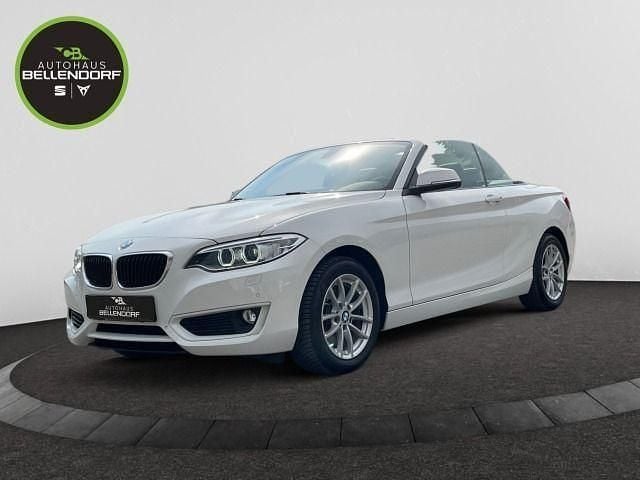 Alpinweiss iii Gebraucht 2016 BMW 220 Advantage Cabrio | 19.470 € (Fairer Preis) - Bild 1/4