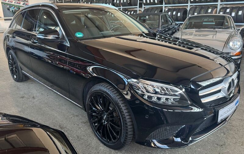 Gebraucht Mercedes C300e 194 PS (142 kW) 2021 Schwarz Kombi