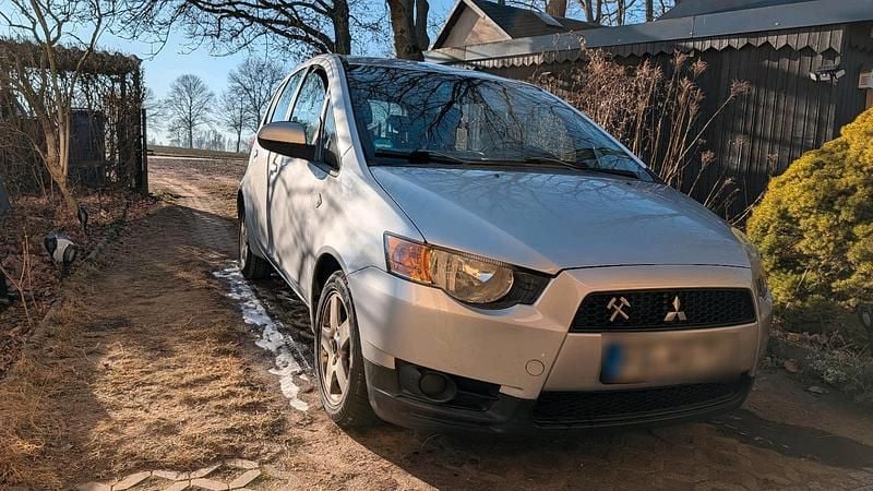 Gebraucht Mitsubishi Colt 95 PS (69 kW) 2011 Silber Kleinwagen