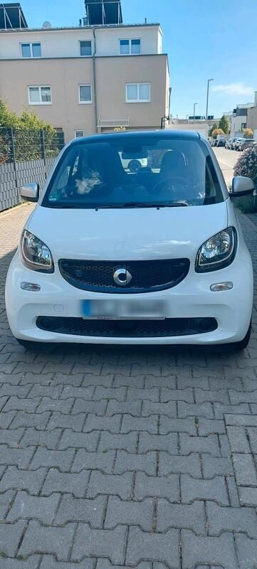 Weiß Gebraucht 2019 Smart ForTwo Electric Drive Coupé | 8.900 € - Bild 1/4