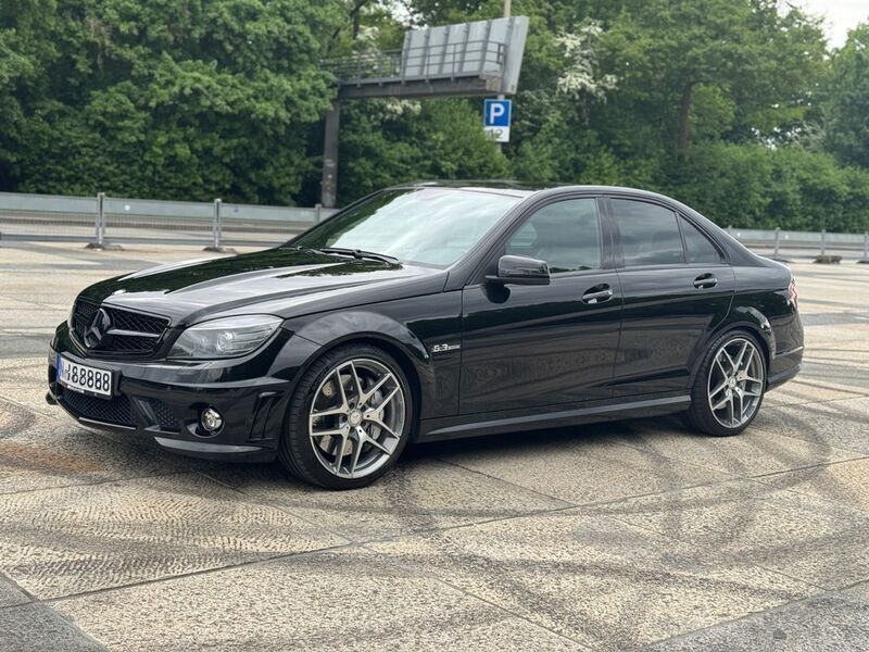 Schwarz Gebraucht 2010 Mercedes C63 AMG AMG Limousine | 31.900 € (Superpreis) - Bild 1/4