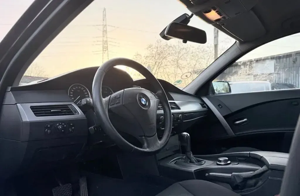 Gebraucht BMW 520 163 PS (119 kW) 2005 Schwarz Kombi