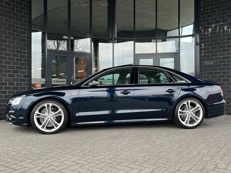 Gebraucht Audi S8 Sport 519 PS (381 kW) 2013 Blau Limousine