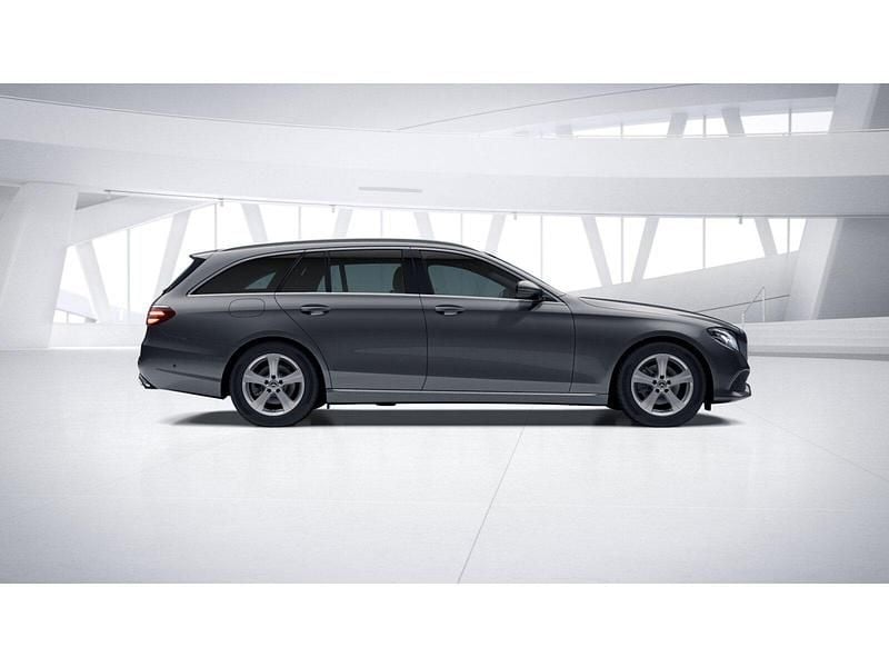 Gebraucht Mercedes E220 Avantgarde 195 PS (143 kW) 2018 Lack selenitgrau Kombi