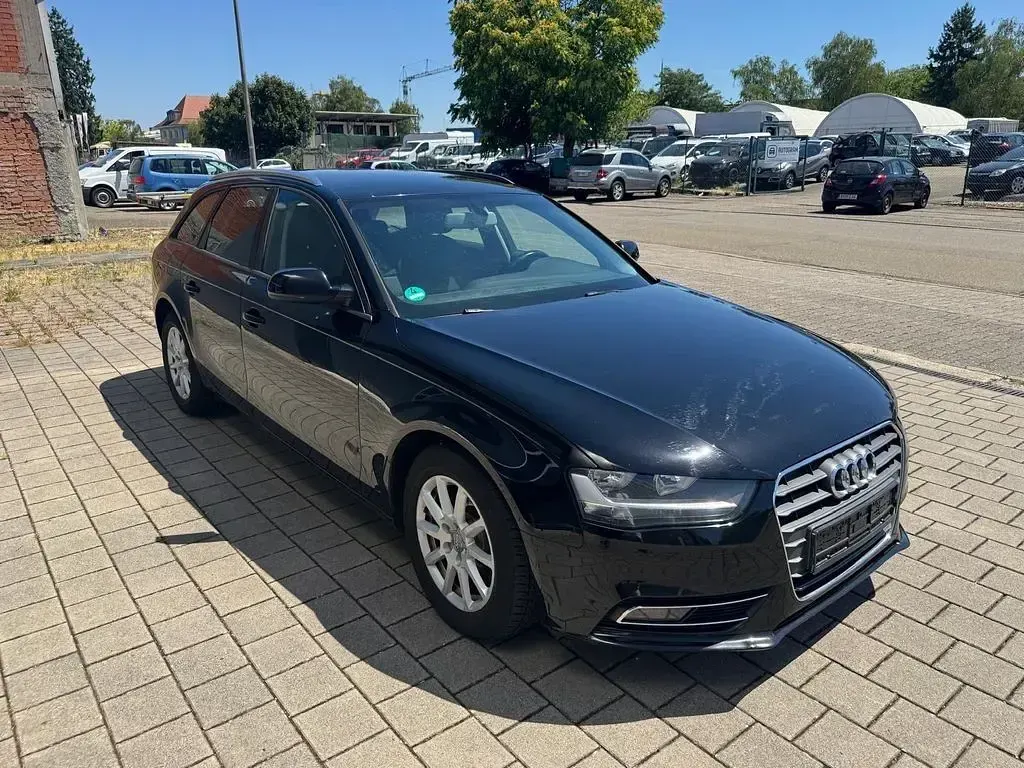 Gebraucht Audi A4 Attraction 143 PS (105 kW) 2013 Schwarz Kombi