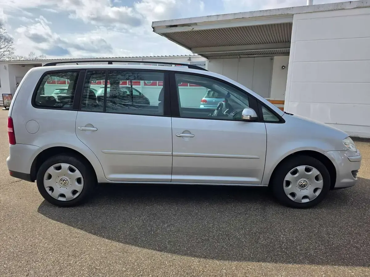 Gebraucht VW Touran 102 PS (75 kW) 2009 Reflexsilber metallic Van / Kleinbus