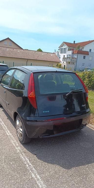 Schwarz Gebraucht 2002 Fiat Punto Kleinwagen | 1.300 € (Fairer Preis) - Bild 1/4