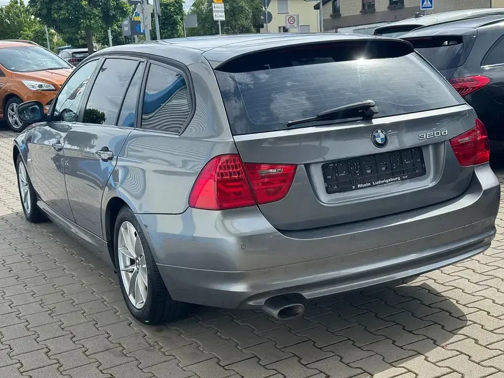 Używany BMW 320 184 KM (135 kW) 2011 Szary Kombi