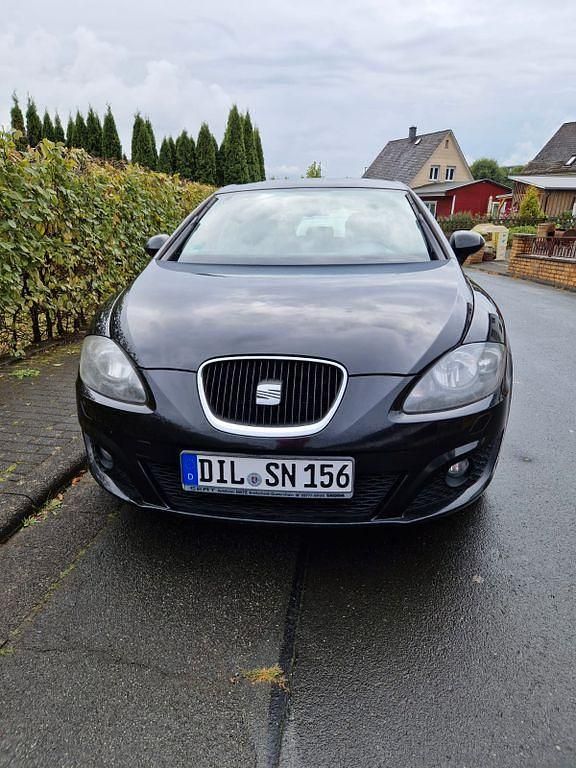 Schwarz Gebraucht 2011 Seat Leon Copa Limousine | 3.999 € (Fairer Preis) - Bild 1/4
