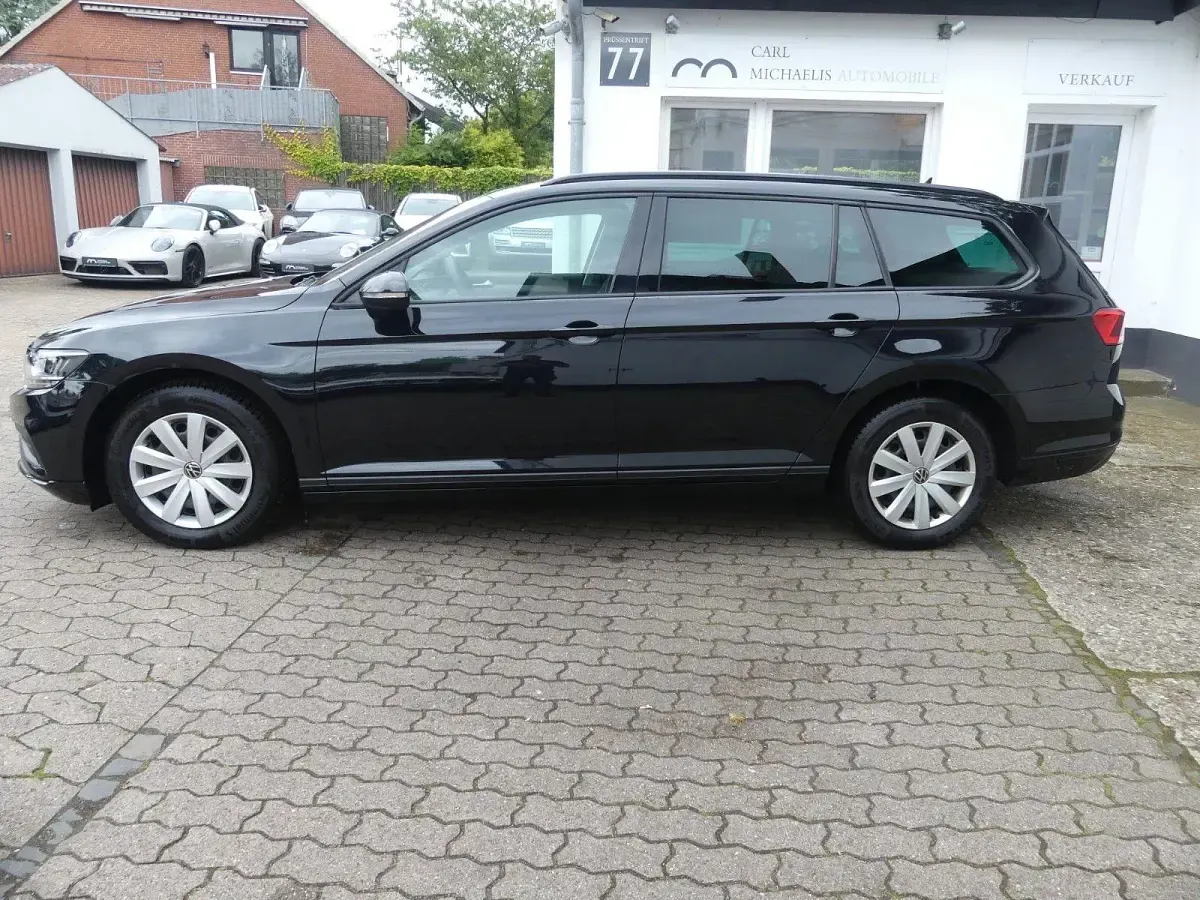 Gebraucht VW Passat 122 PS (89 kW) 2020 Schwarz Kombi