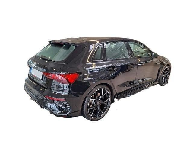 Gebraucht Audi RS3 Sportback Ambiente 400 PS (294 kW) 2023 Mythosschwarz metallic Kleinwagen
