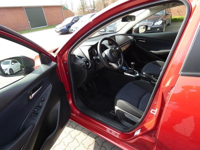 Gebraucht Mazda 2 Nakama 90 PS (66 kW) 2016 Rubin rot (metallic) Limousine