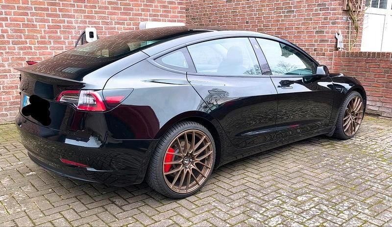 Schwarz Gebraucht 2021 Tesla Model 3 Performance Limousine | 26.500 € (Fairer Preis) - Bild 1/4