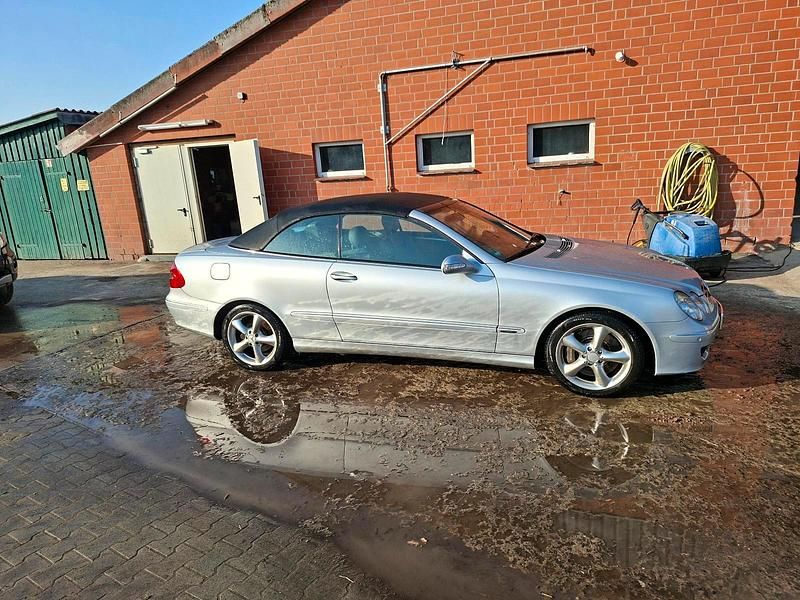 Gebraucht Mercedes CLK500 306 PS (225 kW) 2006 Silber Cabrio