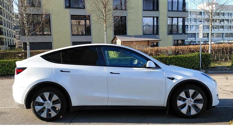 Gebraucht Tesla Model Y 378 kW (514 PS) 2021 Weiß SUV