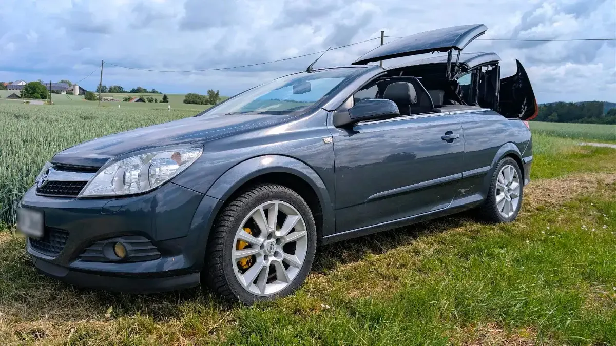 Gebraucht Opel Astra 140 PS (102 kW) 2008 Blau Cabrio