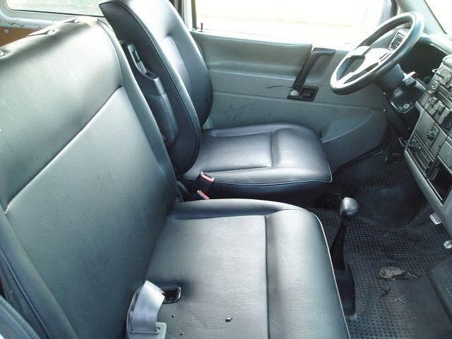 Second-hand VW T4 77 CP (56 kW) 1997 Negru Van