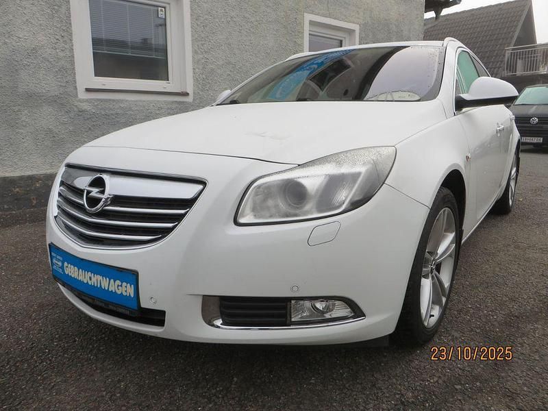 Weiß Gebraucht 2012 Opel Insignia Innovation Kombi | 3.990 € (Guter Preis) - Bild 1/4