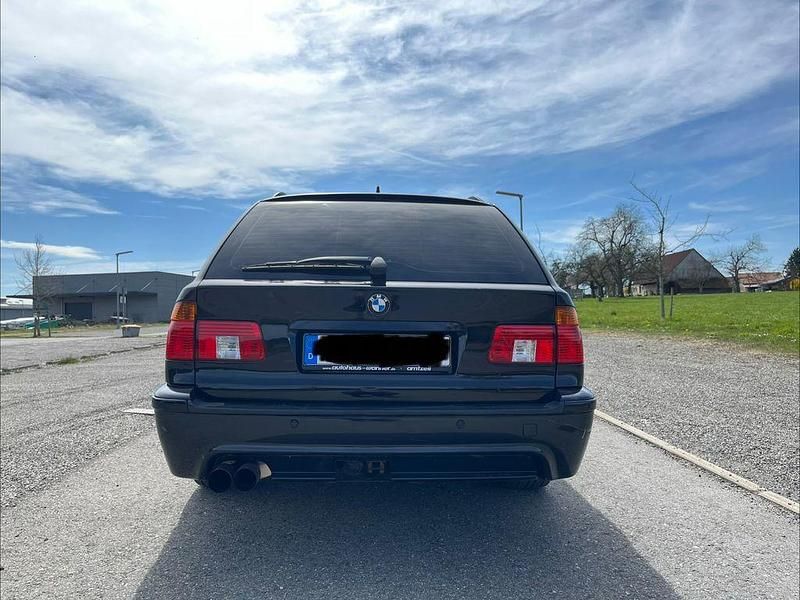 Gebraucht BMW 530 Basis 231 PS (169 kW) 2001 Schwarz Kombi