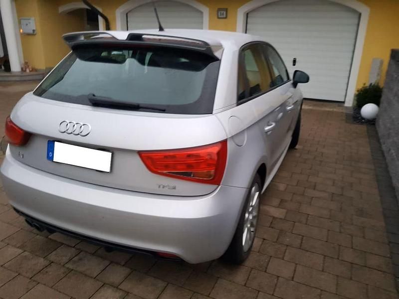 Gebraucht Audi A1 Sportback Ambition 122 PS (89 kW) 2013 Silber Kleinwagen