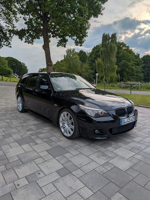 Gebraucht BMW 523 M Sport 190 PS (139 kW) 2009 Schwarz Kombi